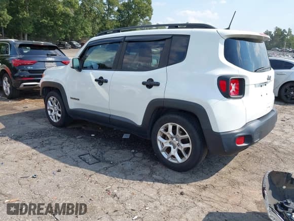 ✅ 2018 Jeep Renegade Altitude • VIN: ZACCJABB8JPG65352 • Lot: 43233063. Listed on IAAI with 74,377 mi. Free auction sales archive from the USA and detailed vehicle history report at DreamBid. Image 3.