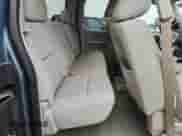 2012 Chevrolet Silverado 1500 LT z VIN 1GCRCSE03CZ216203, wystawiony jako Copart lot #85703885 z przebiegiem 146 436 mil mil oraz Szkoda całkowita • Salvage title. Historia ofert i sprzedaży dostępna na DreamBid. Obrazek 10.