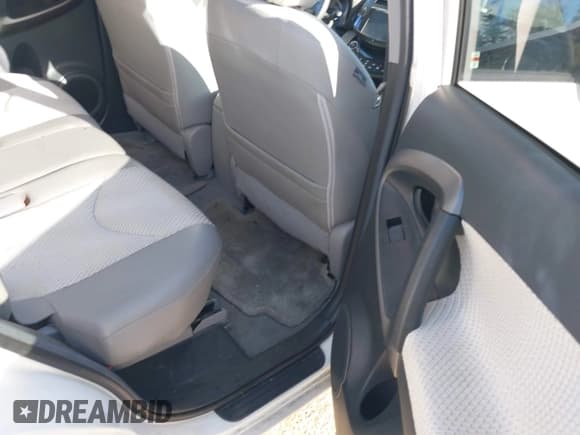 ✅ 2012 Toyota RAV4 • VIN: 2T3YL4DV6CW001385 • Lot: 43552860. Listed on IAAI with 43,075 mi. Free auction sales archive from the USA and detailed vehicle history report at DreamBid. Image 8.