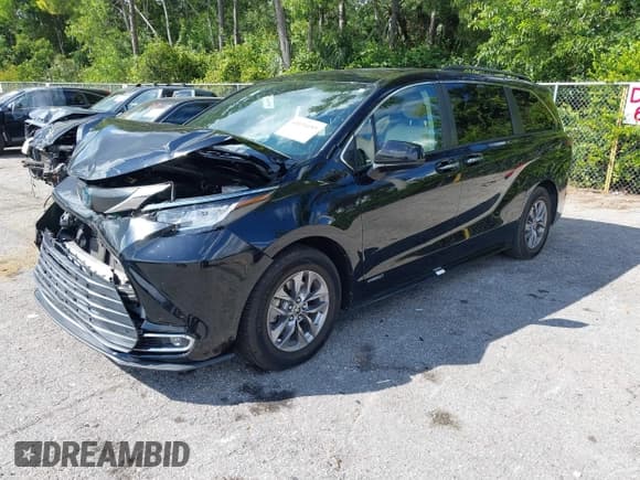 ✅ 2021 Toyota Sienna XLE • VIN: 5TDJRKEC0MS046195 • Lot: 43534153. Listed on IAAI with 43,810 mi. Free auction sales archive from the USA and detailed vehicle history report at DreamBid. Image 2.
