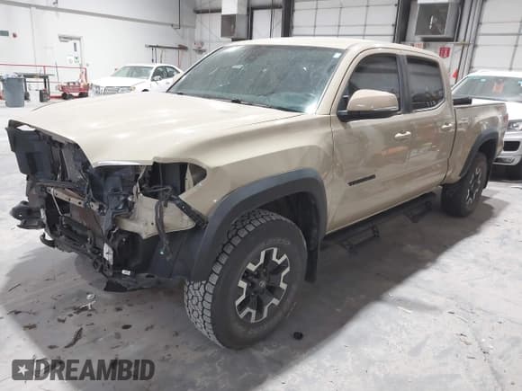 ✅ 2018 Toyota Tacoma SR5 • VIN: 3TMDZ5BN1JM046979 • Lot: 41827502. Listed on IAAI with 59,043 mi. Free auction sales archive from the USA and detailed vehicle history report at DreamBid. Image 18.