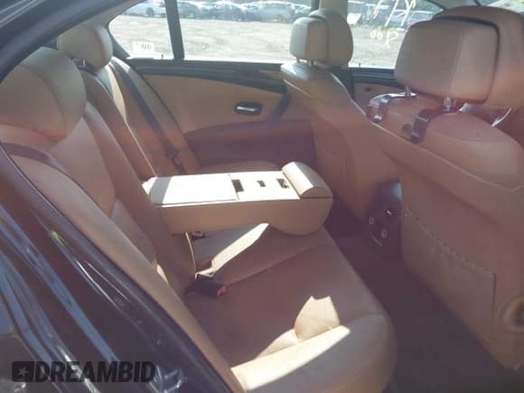 ✅ 2010 BMW 5 Series 528i xDrive • VIN: WBANV1C51ABZ45420 • Lot: 42866623. Listed on IAAI with Not provided. Free auction sales archive from the USA and detailed vehicle history report at DreamBid. Image 8.