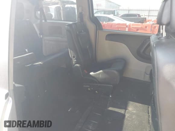 ✅ 2018 Dodge Grand Caravan SXT • VIN: 2C4RDGCG8JR265205 • Lot: 42818402. Wystawiony na IAAI z przebiegiem 146 910 mil. Bezpłatny archiwum sprzedaży aukcyjnych z USA i szczegółowy raport historii pojazdu na DreamBid. Zdjęcie 8.