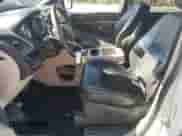 2018 Dodge Grand Caravan SXT z VIN 2C4RDGCG1JR208215, wystawiony jako Copart lot #87284535 z przebiegiem 147 406 mil mil oraz Szkoda całkowita • Salvage title. Historia ofert i sprzedaży dostępna na DreamBid. Obrazek 7.