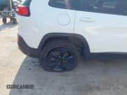 ✅ 2015 Jeep Cherokee Latitude • VIN: 1C4PJMCS3FW746240 • Лот: 42373666. Опубликован ранее на IAAI с пробегом 118 753 миль. Бесплатный доступ к архиву аукционных продаж из США и подробный отчёт об истории автомобиля на DreamBid. Изображение 6.