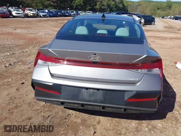 2025 Hyundai Elantra Limited z VIN KMHLP4DG8SU892402, wystawiony jako IAAI lot #43599758 z przebiegiem 16 587 mil mil oraz . Historia ofert i sprzedaży dostępna na DreamBid. Obrazek 16.