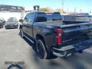 ✅ 2021 Chevrolet Silverado 1500 LT Trail Boss • VIN: 3GCPYFED7MG100605 • Lot: 43639256. Wystawiony na IAAI z przebiegiem 79 410 mil. Bezpłatny archiwum sprzedaży aukcyjnych z USA i szczegółowy raport historii pojazdu na DreamBid. Zdjęcie 3.