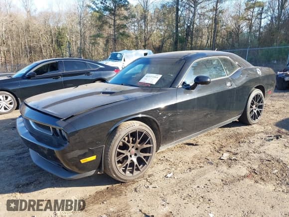 ✅ 2012 Dodge Challenger SXT • VIN: 2C3CDYAG4CH259784 • Lot: 41377314. Wystawiony na IAAI z przebiegiem 184 052 mil. Bezpłatny archiwum sprzedaży aukcyjnych z USA i szczegółowy raport historii pojazdu na DreamBid. Zdjęcie 2.