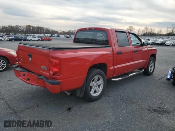 ✅ 2008 Dodge Dakota SXT • VIN: 1D7HW38K28S597134 • Lot: 91841135. Wystawiony na Copart z przebiegiem 157 792 mil. Bezpłatny archiwum sprzedaży aukcyjnych z USA i szczegółowy raport historii pojazdu na DreamBid. Zdjęcie 3.