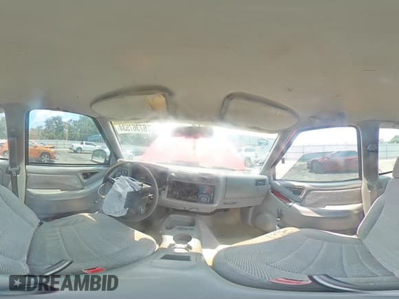 ✅ 1996 Chevrolet S-10 LS • VIN: 1GCCS19X6TK129236 • Лот: 67367534. Опубликован ранее на Copart с пробегом 222 847 миль. Бесплатный доступ к архиву аукционных продаж из США и подробный отчёт об истории автомобиля на DreamBid. Изображение 13.