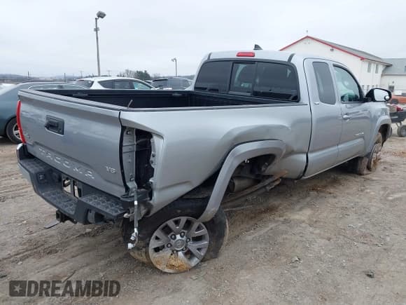 ✅ 2017 Toyota Tacoma SR5 • VIN: 5TFSZ5AN1HX072026 • Lot: 41793314. Wystawiony na IAAI z przebiegiem 76 975 mil. Bezpłatny archiwum sprzedaży aukcyjnych z USA i szczegółowy raport historii pojazdu na DreamBid. Zdjęcie 4.