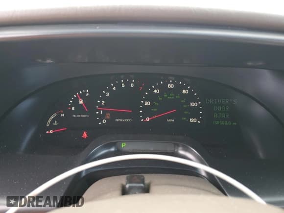 ✅ 1999 Lincoln Continental • VIN: 1LNHM97V2XY644250 • Lot: 82440454. Wystawiony na Copart z przebiegiem 196 568 mil. Bezpłatny archiwum sprzedaży aukcyjnych z USA i szczegółowy raport historii pojazdu na DreamBid. Zdjęcie 9.