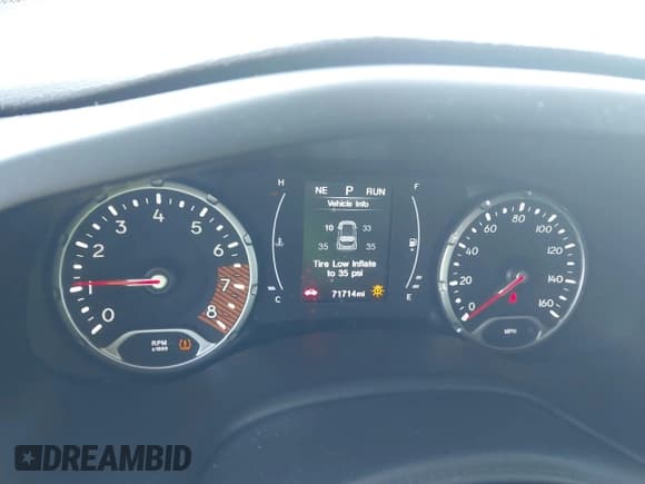 ✅ 2020 Jeep Renegade Altitude • VIN: ZACNJABB3LPL92152 • Lot: 43209274. Wystawiony na IAAI z przebiegiem 71 714 mil. Bezpłatny archiwum sprzedaży aukcyjnych z USA i szczegółowy raport historii pojazdu na DreamBid. Zdjęcie 7.