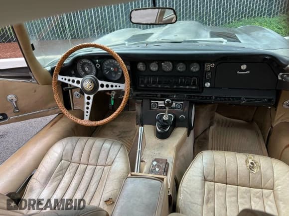 ✅ 1969 Jaguar E-Type • VIN: 7R375289 • Lot: 69425655. Wystawiony na Copart z przebiegiem 34 639 mil. Bezpłatny archiwum sprzedaży aukcyjnych z USA i szczegółowy raport historii pojazdu na DreamBid. Zdjęcie 9.