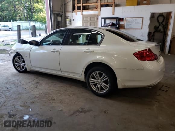 ✅ 2015 Infiniti Q40 • VIN: JN1CV6AR4FM651036 • Lot: 66326494. Wystawiony na Copart z przebiegiem Nie podano. Bezpłatny archiwum sprzedaży aukcyjnych z USA i szczegółowy raport historii pojazdu na DreamBid. Zdjęcie 2.