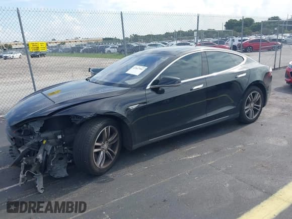 ✅ 2013 Tesla Model S • VIN: 5YJSA1CG3DFP25958 • Lot: 42847982. Listed on IAAI with 49,456 mi. Free auction sales archive from the USA and detailed vehicle history report at DreamBid. Image 18.