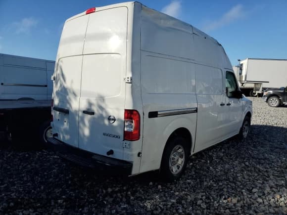 ✅ 2021 Nissan NV Cargo SV • VIN: 1N6AF0LY9MN803576 • Lot: 93359705. Listed on Copart with 84,066 mi. Free auction sales archive from the USA and detailed vehicle history report at DreamBid. Image 3.