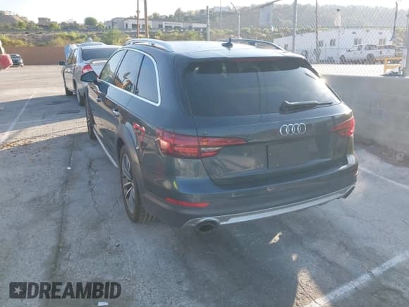 ✅ 2018 Audi A4 allroad Premium Plus • VIN: WA18NAF44JA231266 • Lot: 42464750. Wystawiony na IAAI z przebiegiem 89 992 mil. Bezpłatny archiwum sprzedaży aukcyjnych z USA i szczegółowy raport historii pojazdu na DreamBid. Zdjęcie 3.