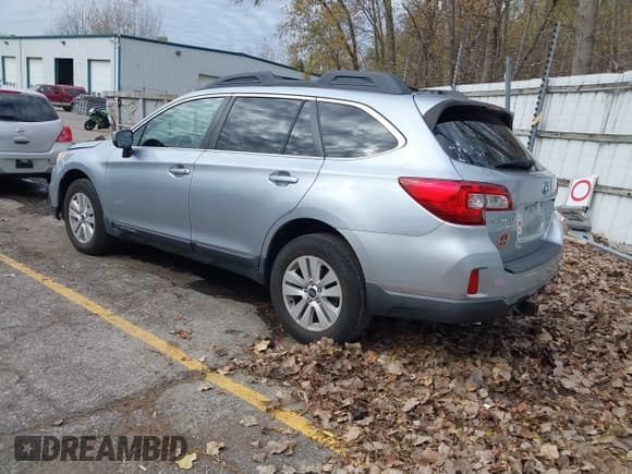 ✅ 2015 Subaru Outback Premium • VIN: 4S4BSACC3F3202400 • Lot: 43622003. Listed on IAAI with 189,786 mi. Free auction sales archive from the USA and detailed vehicle history report at DreamBid. Image 3.