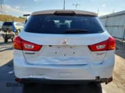 ✅ 2015 Mitsubishi Outlander SE • VIN: 4A4AR4AU0FE009854 • Лот: 80565715. Опубликован ранее на Copart с пробегом 86 453 миль. Бесплатный доступ к архиву аукционных продаж из США и подробный отчёт об истории автомобиля на DreamBid. Изображение 6.