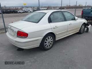 2002 Hyundai Sonata GLS с VIN KMHWF35HX2A523401, выставлен на аукционе IAAI как лот 41502680 с пробегом 176 283 миль миль и . История ставок и продаж доступна на DreamBid. Изображение 4.
