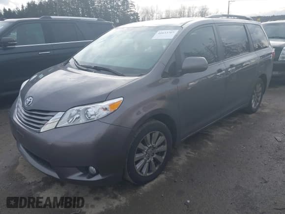 ✅ 2017 Toyota Sienna XLE • VIN: 5TDDZ3DC4HS160419 • Lot: 41633767. Listed on IAAI with 84,888 mi. Free auction sales archive from the USA and detailed vehicle history report at DreamBid. Image 17.