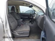 ✅ 2017 GMC Canyon 2WD SLE • VIN: 1GTG5CEN6H1273049 • Lot: 42341157. Wystawiony na IAAI z przebiegiem 127 866 mil. Bezpłatny archiwum sprzedaży aukcyjnych z USA i szczegółowy raport historii pojazdu na DreamBid. Zdjęcie 5.