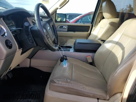 ✅ 2015 Ford Expedition XLT • VIN: 1FMJU1JT3FEF11152 • Lot: 91031425. Listed on Copart with 241,076 mi. Free auction sales archive from the USA and detailed vehicle history report at DreamBid. Image 7.