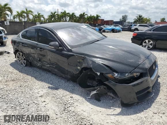 ✅ 2019 Jaguar XE 25t • VIN: SAJAS4FX4KCP52779 • Lot: 51448424. Wystawiony na Copart z przebiegiem 87 052 mil. Bezpłatny archiwum sprzedaży aukcyjnych z USA i szczegółowy raport historii pojazdu na DreamBid. Zdjęcie 4.