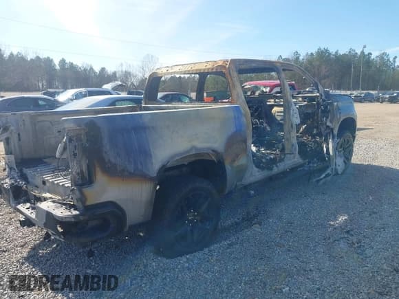 ✅ 2023 Chevrolet Silverado 1500 Custom Trail Boss • VIN: 3GCUDCED1PG304804 • Lot: 41330335. Wystawiony na IAAI z przebiegiem Nie podano. Bezpłatny archiwum sprzedaży aukcyjnych z USA i szczegółowy raport historii pojazdu na DreamBid. Zdjęcie 4.