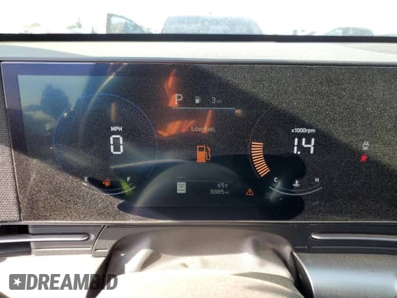 2024 Hyundai Kona SEL with VIN KM8HB3ABXRU059895, listed as a Copart auction lot 81339754 with 8,885 mi miles and Salvage title. Bid and sale history available at DreamBid. Image 9.