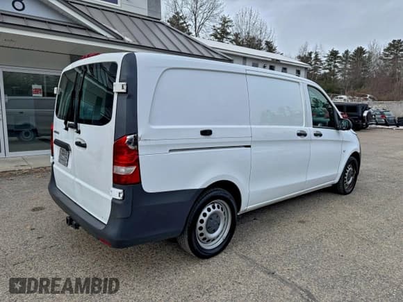 ✅ 2016 Mercedes-Benz Metris Cargo • VIN: WD3PG2EA6G3085758 • Lot: 97262995. Listed on Copart with 178,371 mi. Free auction sales archive from the USA and detailed vehicle history report at DreamBid. Image 4.