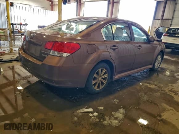 ✅ 2011 Subaru Legacy Premium • VIN: 4S3BMBC67B3255738 • Лот: 95273765. Опубликован ранее на Copart с пробегом 171 047 миль. Бесплатный доступ к архиву аукционных продаж из США и подробный отчёт об истории автомобиля на DreamBid. Изображение 3.