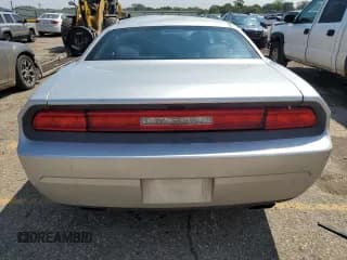 ✅ 2012 Dodge Challenger SXT Plus • VIN: 2C3CDYAG6CH128310 • Lot: 68142034. Wystawiony na Copart z przebiegiem Nie podano. Bezpłatny archiwum sprzedaży aukcyjnych z USA i szczegółowy raport historii pojazdu na DreamBid. Zdjęcie 6.