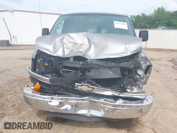 ✅ 2012 Chevrolet Express Passenger 1LT • VIN: 1GAZG1FAXC1179373 • Lot: 42348209. Wystawiony na IAAI z przebiegiem 112 719 mil. Bezpłatny archiwum sprzedaży aukcyjnych z USA i szczegółowy raport historii pojazdu na DreamBid. Zdjęcie 6.