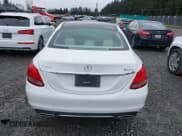 ✅ 2017 Mercedes-Benz C 300 • VIN: 55SWF4KB5HU232085 • Lot: 41852193. Wystawiony na IAAI z przebiegiem 32 651 mil. Bezpłatny archiwum sprzedaży aukcyjnych z USA i szczegółowy raport historii pojazdu na DreamBid. Zdjęcie 16.