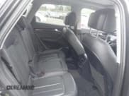 ✅ 2020 Audi Q5 Premium • VIN: WA1ANAFY6L2042006 • Lot: 42226173. Wystawiony na IAAI z przebiegiem 81 401 mil. Bezpłatny archiwum sprzedaży aukcyjnych z USA i szczegółowy raport historii pojazdu na DreamBid. Zdjęcie 8.