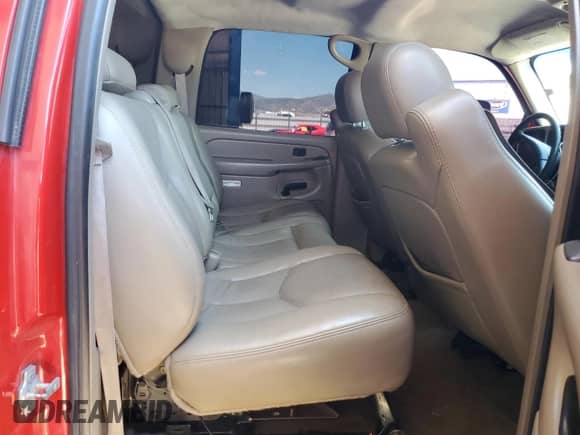 2005 Chevrolet Silverado 2500HD LT with VIN 1GCHK232X5F947007, listed as a Copart auction lot 63008705 with 372,469 mi miles and Salvage title. Bid and sale history available at DreamBid. Image 10.