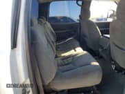 ✅ 2005 Chevrolet Silverado 2500HD LS • VIN: 1GCHK23275F851139 • Lot: 86620585. Wystawiony na Copart z przebiegiem Nie podano. Bezpłatny archiwum sprzedaży aukcyjnych z USA i szczegółowy raport historii pojazdu na DreamBid. Zdjęcie 10.