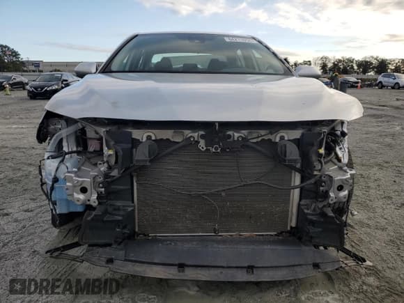 ✅ 2020 Toyota Camry LE • VIN: 4T1C11AK7LU980285 • Lot: 84211055. Listed on Copart with 70,764 mi. Free auction sales archive from the USA and detailed vehicle history report at DreamBid. Image 5.