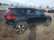✅ 2020 Volvo XC40 Momentum • VIN: YV4162UK1L2330441 • Lot: 82440195. Wystawiony na Copart z przebiegiem 76 058 mil. Bezpłatny archiwum sprzedaży aukcyjnych z USA i szczegółowy raport historii pojazdu na DreamBid. Zdjęcie 3.