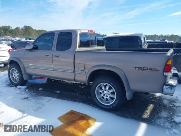 ✅ 2002 Toyota Tundra Limited • VIN: 5TBRT38152S280875 • Lot: 41387829. Listed on IAAI with 186,094 mi. Free auction sales archive from the USA and detailed vehicle history report at DreamBid. Image 14.