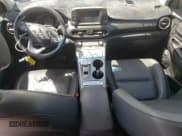 ✅ 2019 Hyundai Kona Limited • VIN: KM8K33AG2KU051200 • Лот: 49516394. Опубликован ранее на Copart с пробегом 54 346 миль. Бесплатный доступ к архиву аукционных продаж из США и подробный отчёт об истории автомобиля на DreamBid. Изображение 8.