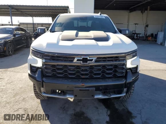 ✅ 2025 Chevrolet Silverado 1500 • VIN: 3GCUKHE88SG155418 • Лот: 43241485. Опубликован ранее на Copart с пробегом 471 миль. Бесплатный доступ к архиву аукционных продаж из США и подробный отчёт об истории автомобиля на DreamBid. Изображение 5.