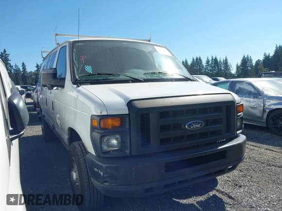 ✅ 2011 Ford Econoline Cargo Commercial • VIN: 1FTSE3EL2BDA62140 • Lot: 43217715. Wystawiony na IAAI z przebiegiem 86 023 mil. Bezpłatny archiwum sprzedaży aukcyjnych z USA i szczegółowy raport historii pojazdu na DreamBid. Zdjęcie 1.