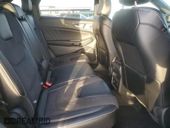 ✅ 2022 Ford Edge ST • VIN: 2FMPK4AP3NBA70749 • Lot: 83958075. Wystawiony na Copart z przebiegiem 19 302 mil. Bezpłatny archiwum sprzedaży aukcyjnych z USA i szczegółowy raport historii pojazdu na DreamBid. Zdjęcie 11.