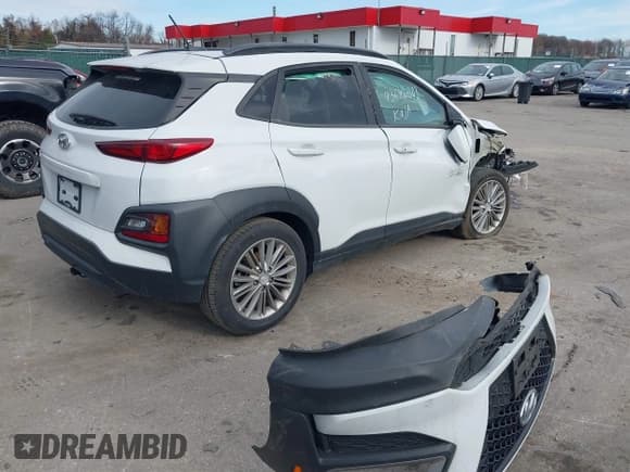 ✅ 2020 Hyundai Kona SEL • VIN: KM8K22AA0LU399099 • Lot: 43686003. Wystawiony na IAAI z przebiegiem 50 434 mil. Bezpłatny archiwum sprzedaży aukcyjnych z USA i szczegółowy raport historii pojazdu na DreamBid. Zdjęcie 4.