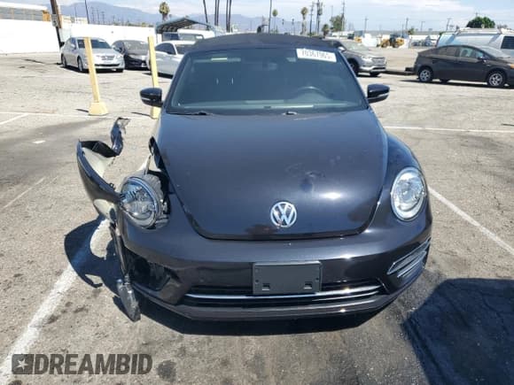 ✅ 2018 Volkswagen Beetle S • VIN: 3VW5DAAT6JM516108 • Лот: 70367965. Опубликован ранее на Copart с пробегом 46 806 миль. Бесплатный доступ к архиву аукционных продаж из США и подробный отчёт об истории автомобиля на DreamBid. Изображение 5.
