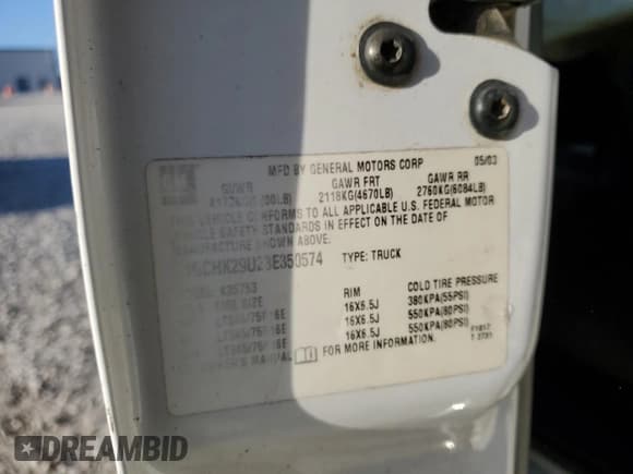 ✅ 2003 Chevrolet Silverado 2500HD LS • VIN: 1GCHK29U23E350574 • Lot: 83432514. Wystawiony na Copart z przebiegiem Nie podano. Bezpłatny archiwum sprzedaży aukcyjnych z USA i szczegółowy raport historii pojazdu na DreamBid. Zdjęcie 14.