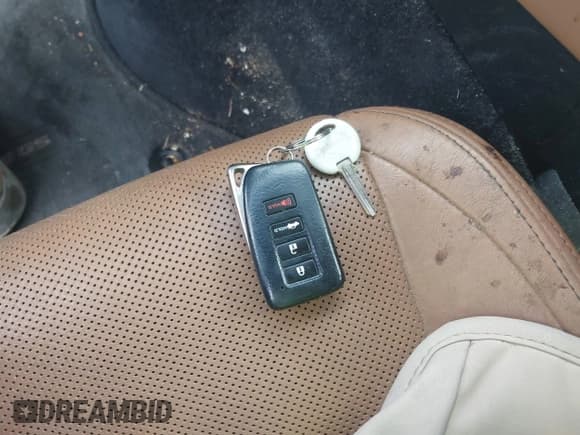 ✅ 2013 Lexus GS 350 • VIN: JTHCE1BL0D5005931 • Lot: 43902908. Wystawiony na IAAI z przebiegiem 300 962 mil. Bezpłatny archiwum sprzedaży aukcyjnych z USA i szczegółowy raport historii pojazdu na DreamBid. Zdjęcie 11.